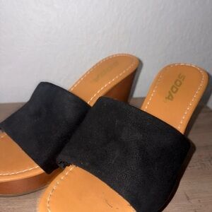 Soda Women's Black and Tan Wedge Mules